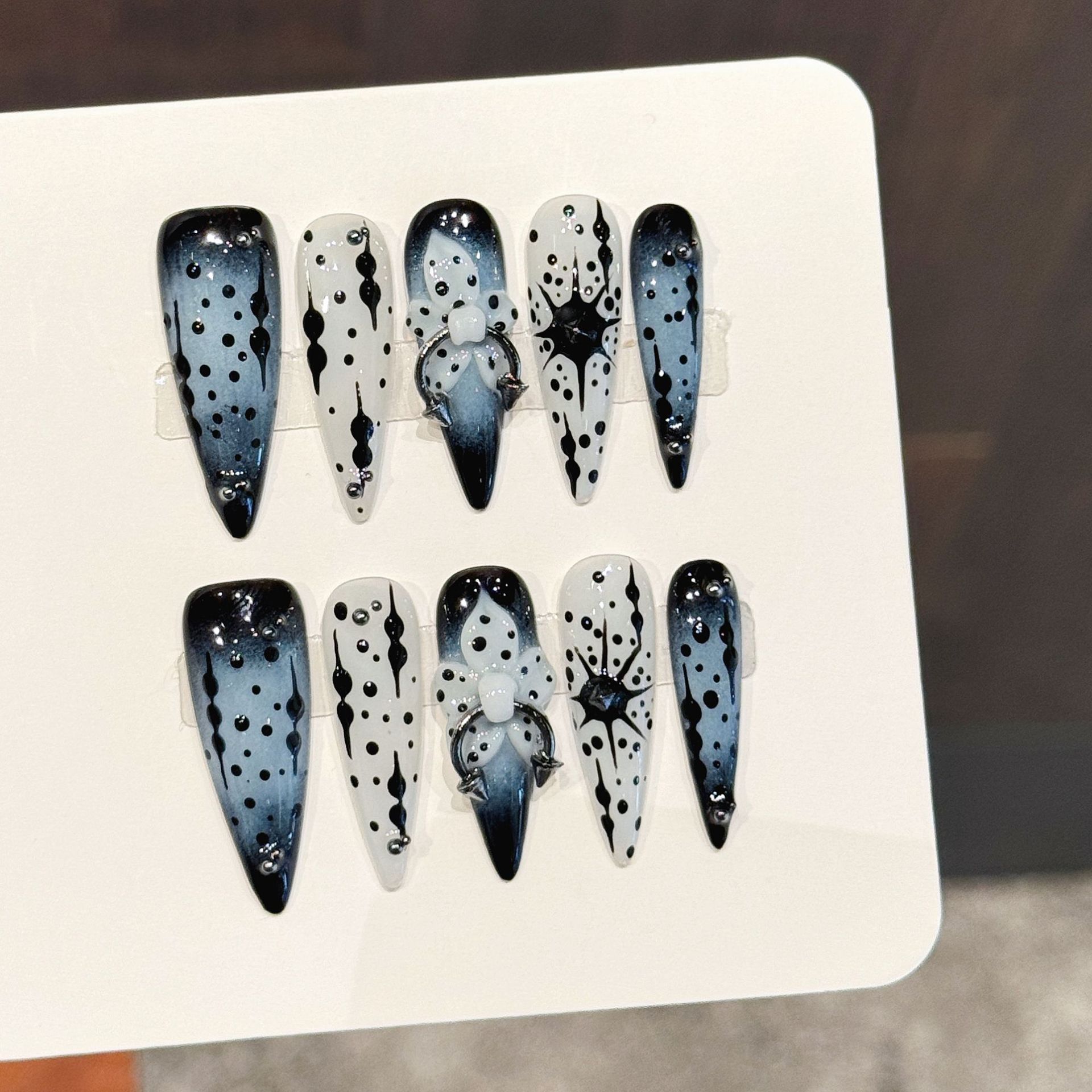 Resin Art Flower - 10 szt. Gradientowe Niebieskie Sztuczne Paznokcie