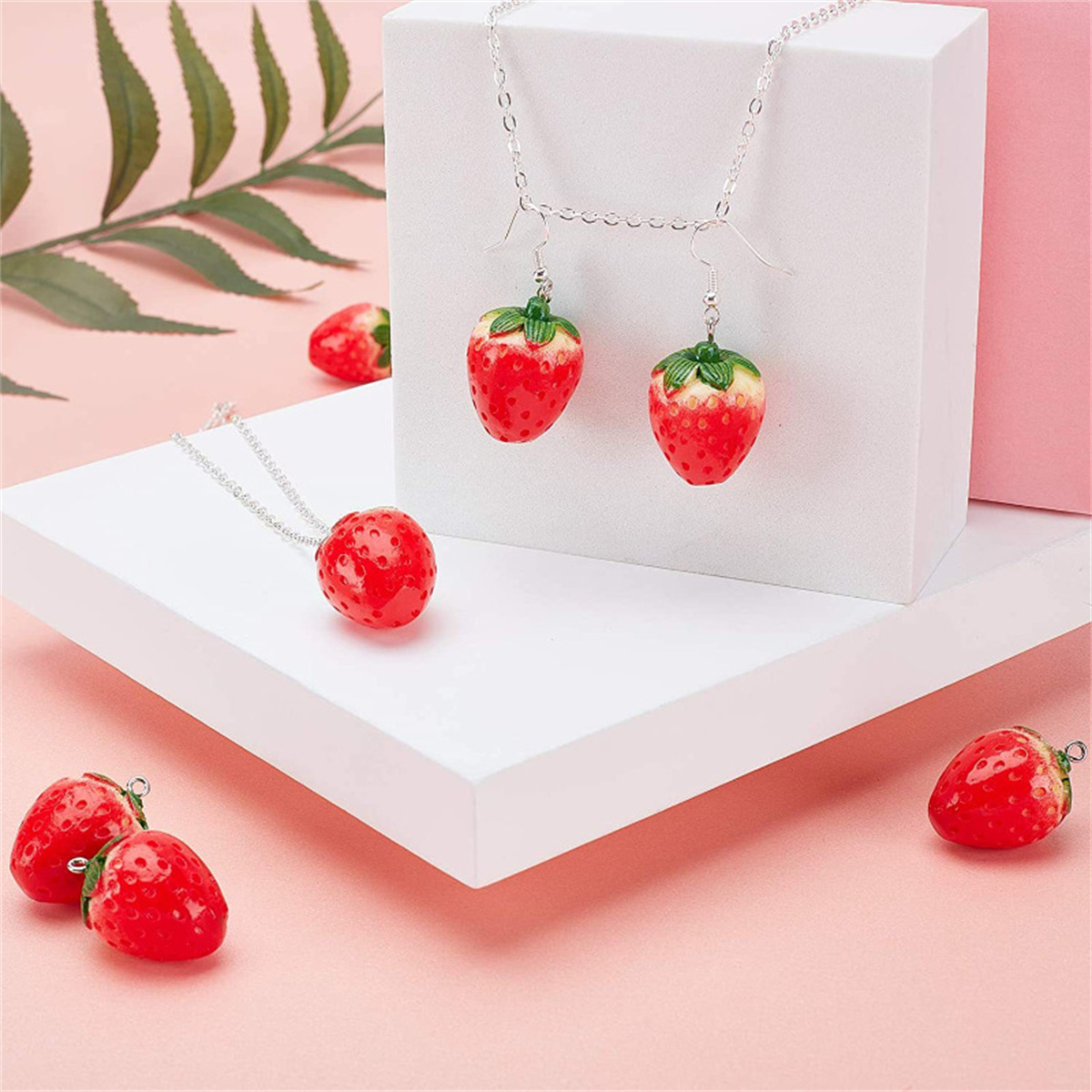 SG04 Śliczne 5 szt. Truskawkow – Resin Art Necklace recenzja i cena